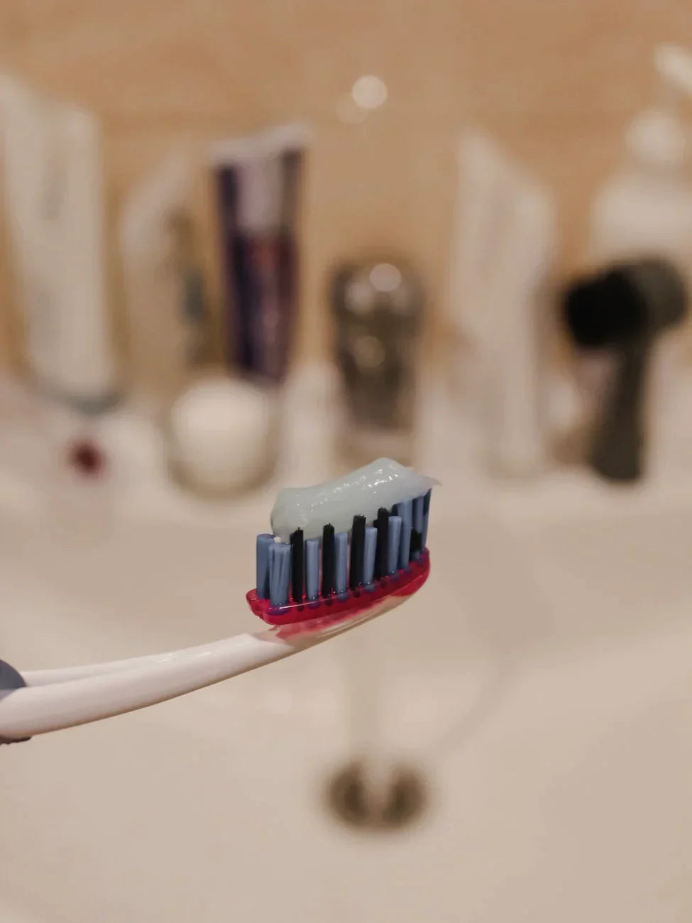 Toothpaste Ingredients: 8 That You Need To Avoid!